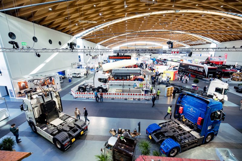 Die »NUFAM« ist eine führende Fachmesse für die Nutzfahrzeugbranche und zieht Fachbesucher aus Deutschland (Bild: Jens Arbogast/Messe Karlsruhe).