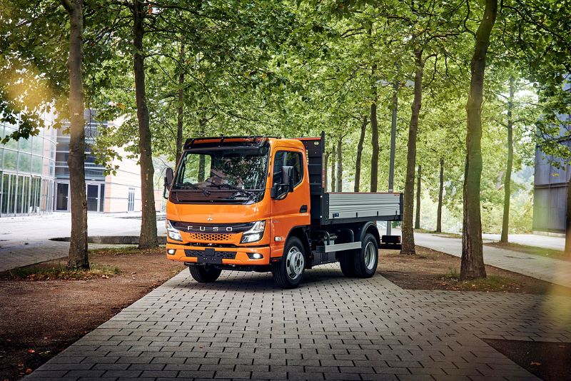 »Next Generation eCanter« mit optionalem Nebenantrieb für hydraulische Aufbauten (Bild: Daimler Truck)..